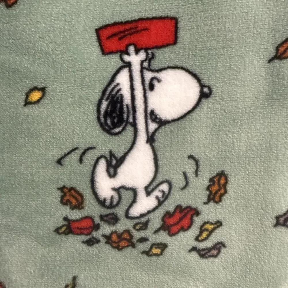 Peanuts Snoopy in Sweater 70x60” Fall Autumn Leaves Leaf Pumpkin Blanket Green